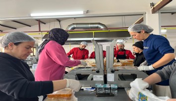 Menemen'in kazanlarında bereket ve dayanışma kaynıyor