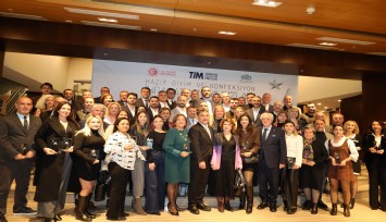 Moda endüstrisinin 78 yıldızına ödül