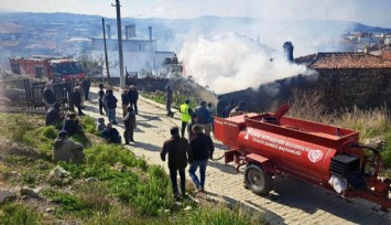 Seferihisar'daki yangın, itfaiye ve mahallelinin yardımlaşmasıyla söndürüldü