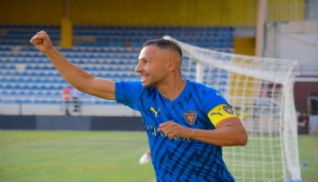 38 yaşındaki Yasin Öztekin, 2. Lig'de gol krallığına koşuyor