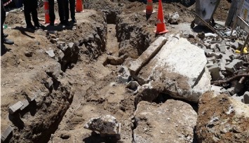 Altyapı çalışması sırasında tarihi lahit bulundu