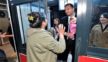 Başkan Eşki iftar kumanyası dağıttı