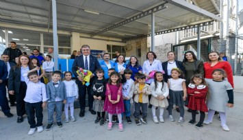 Başkan Tugay’a Tıp Bayramı’nda duygulandıran hediye