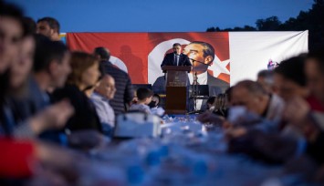 Başkan Tugay: Bu sofralarda geleceğe dair umutlanıyoruz