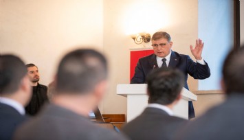 Başkan Tugay’dan Demokrasiye sahip çıkalım mesajı