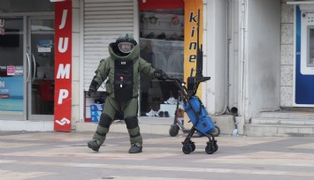 Denizli'de meydandaki boş çanta bomba paniğine neden oldu