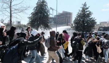 Dokuz Eylül Üniversitesi öğrencilerine TOMA ile polis müdahalesi
