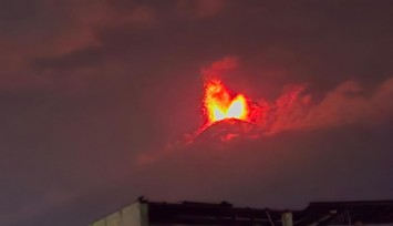Guatemala'daki Fuego Yanardağı’nda patlama meydana geldi