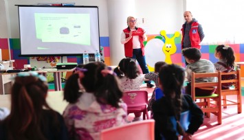 Konak’ta 7’den 70’e afet bilinci eğitimi