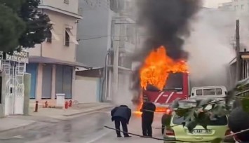 Konak'ta belediye otobüsü cayır cayır yandı