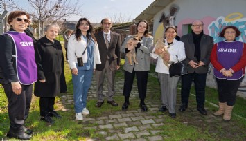 Öznur Tugay'dan yurttaşlara barınaklardan hayvan sahiplenme çağrısı
