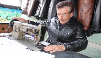 Topladığı ham deriler, elinde sanata dönüşüyor