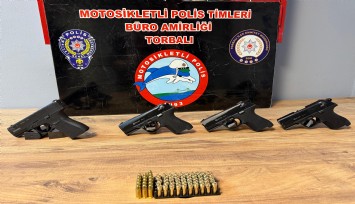 Torbalı'da polisi görünce tabancaları tarlaya atan adam tutuklandı