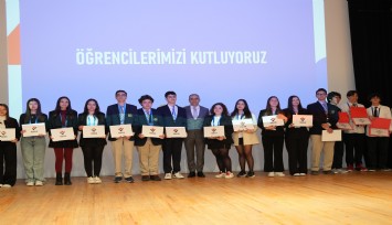 TÜBİTAK 2204 56. Lise öğrencileri Araştırma Projeleri Yarışması İzmir Bölge Sergisi ödül töreni, Büyük bir coşkucyla gerçekleştirildi