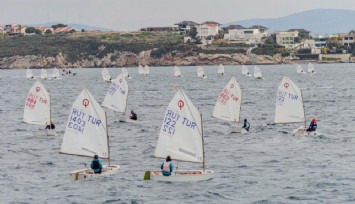 Türkiye Yelken Federasyonu'nun düzenlediği 2025 Turkiye Sampiyonası Çeşme'de devam ediyor