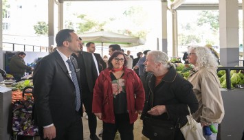 Bornova’da pazaryerleri daha konforlu hale getiriliyor