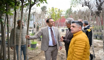 Bornova kendi çiçeğini kendi yetiştiriyor