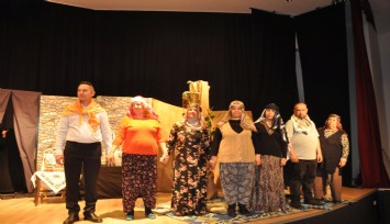 Ege Üniversitesi Toplum Ruh Sağlığı hastalarından tiyatro performansı