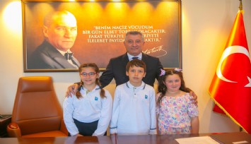Güzelbahçe'de çocuk başkanlar koltuğa oturdu, isteklerini sıraladılar