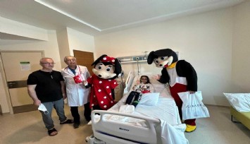 İzmir'de böbrek nakli olan minik Ayşe'nin çifte bayramı