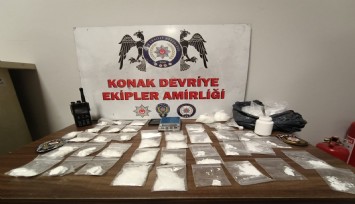 İzmir'de iki torbacı yakalandı