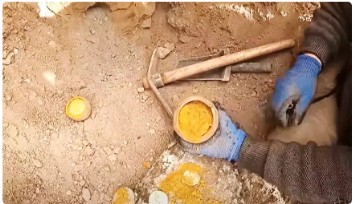 İzmir’de tarih talanı: Define için Roma dönemine ait alanı 4 metre kazdılar