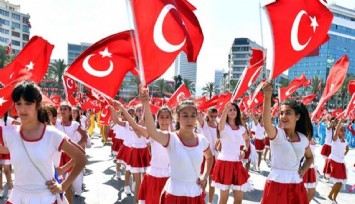 İzmir iş dünyası 23 Nisan’ı kutladı