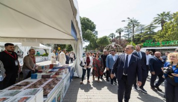 İzmir: Kültür, Mekan, İnsan Dergisi İzmir Kitap Fuarı’nda okuyucu ile buluştu