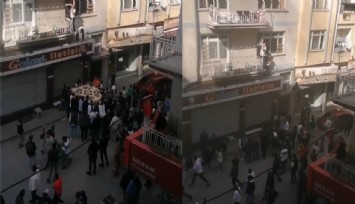 Konya'da çıkan yangında evde mahsur kaldırlar, açılan battaniyeyen sırayla atladılar