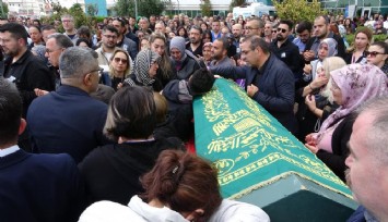 Nöbete çağrıldığı telefon konuşmasını yaparken balkondan düşen doktor son yolculuğuna uğurlandı