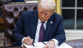 Trump'tan akıllı telefon ve bilgisayarlar için yeni karar