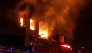 4 katlı apartmanda doğal gaz patladı: 1’i ağır 12 yaralı