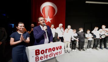Bornova'da hobi ve beceri kursiyerlerinden unutulmaz gala konseri
