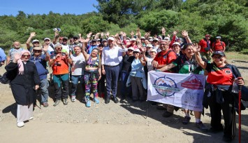 Buca’da Dünya İklim Günü’nde farkındalık yaratan doğa yürüyüşü