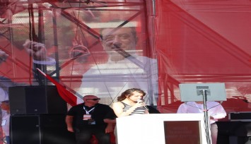 İzmir’de 19 Mayıs mitinginde gençlerden net mesaj: Adalet, atama ve gelecek