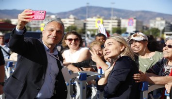 İzmirliler Dilek İmamoğlu’nu bağrına bastı