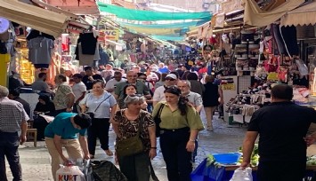 Kemeraltı'nda bayram yoğunluğu: İzmirlliler akın etti