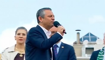 Özgür Özel Konya mitinginde konuştu: 'Biz buraya kavgaya değil, biz buraya kucaklaşmaya, helalleşmeye geldik'