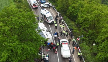 Sinop'ta facia gibi kaza: Tur otobüsü devrildi, 2’si ağır 18 yaralı
