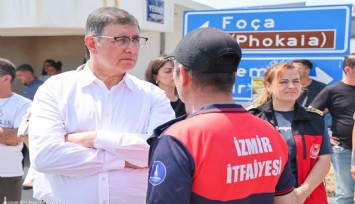Başkan Tugay Foça'da yangın bölgesinde
