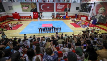 Bayraklılı kursiyerlerden yıl sonu gösterisi