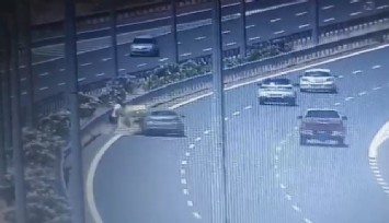 İzmir'de otoyolda zincirleme kaza: Taksideki yolcu hayatını kaybetti