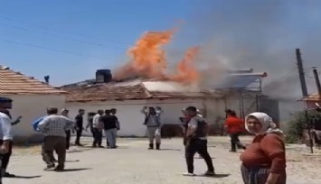 Manisa'da bir ev küle döndü: Yemek yapmak için yaktığı ateş evini ve damını küle çevirdi