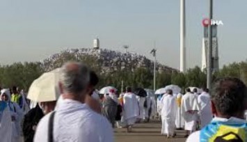 Milyonlar Arafat'ta buluştu