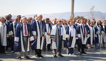 Dokuz Eylül Üniversitesi (DEÜ), 43. kuruluş yıl dönümünü büyük bir coşku ve gururla kutladı
