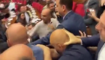 Ermenistan Parlamentosu’nda yumruklu kavga