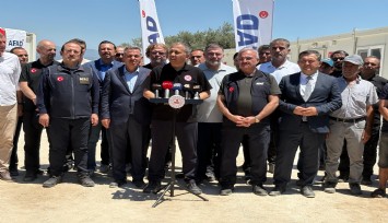 İçişleri Bakanı Yerlikaya, İzmir’de yanan köyleri ziyaret etti