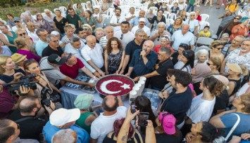 Karşıyaka’da anlamlı buluşma: Aşure kazanı dostluk ve barış için karıldı
