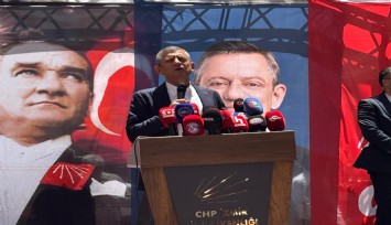 CHP lideri Özel'den İzmir Cumhuriyet Başsavcısına:  İstanbul'dakine özeniyorsa aynı muammeleyi görür