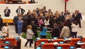 TBMM'de belediye başkanlarının tutuklanmasına protesto: CHP'liler kürsüye yürüdü